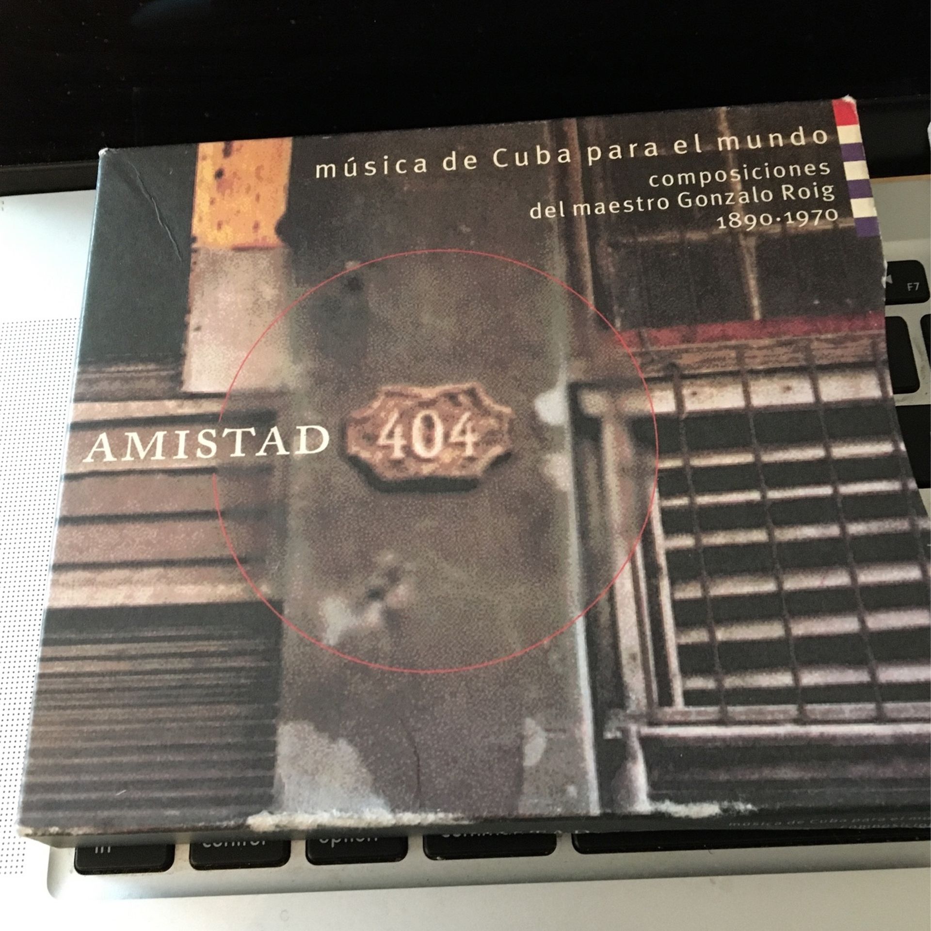 See Photos. Amistad 404 Audio Cd
