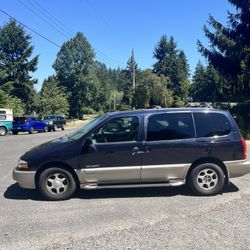 2000 Nissan Quest – $700