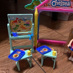 Barbie club Chelsea school Play Set