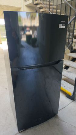 Frigidaire black fridge *New