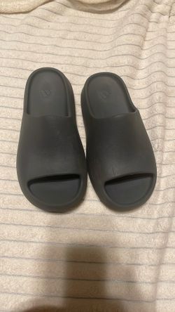 Yeezy Youth Slides 3y
