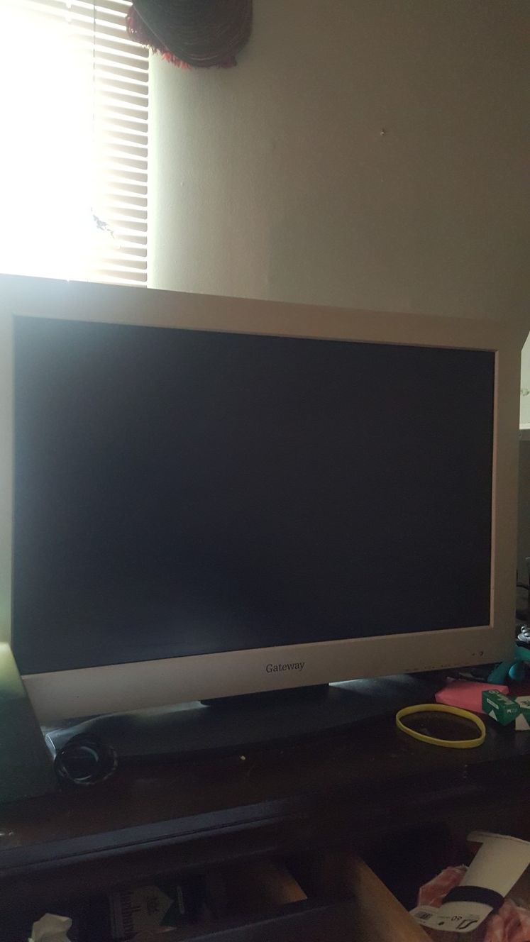 32 inch Gateway lcd tv/computer monitor