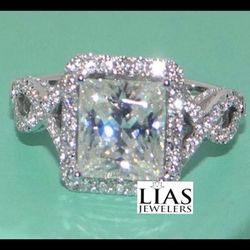 New 18k White Gold Engagement Ring 