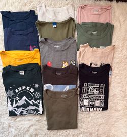 LIKE NEW/Women’s shirts Sizes- (XS, S, M, L)