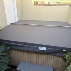 Hot Tub Cover Jacuzzi Brand 84”x91”