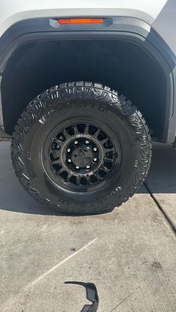 GMC 2500 Salta Wheels and 35” Tires For Sale $1600 Set