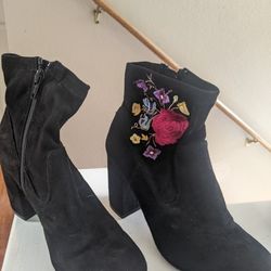 Boots Size 5.5