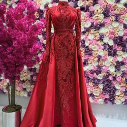 ✨ Elegant Henna Night Dress with Detachable Train & Veil ✨