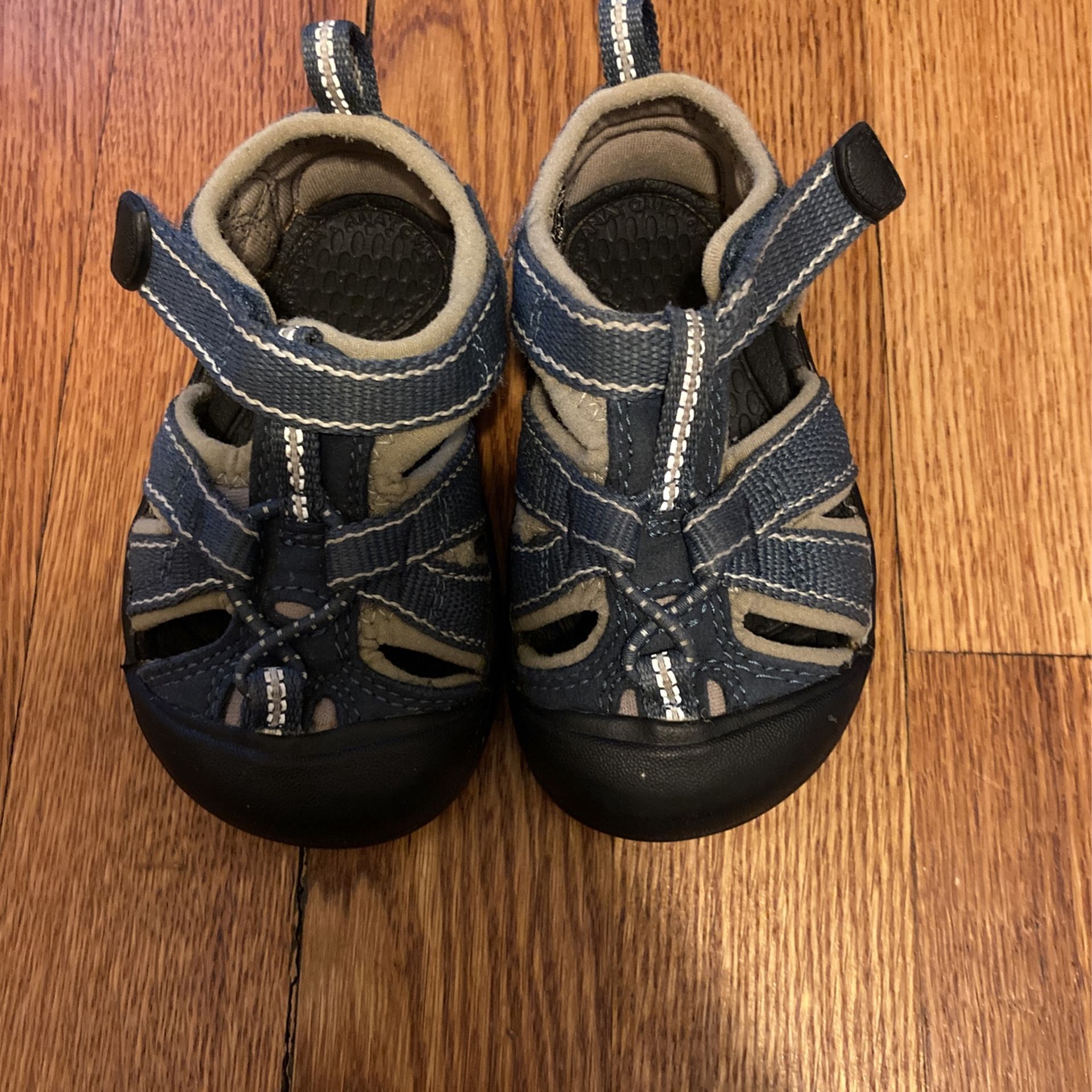 Keen size 4T