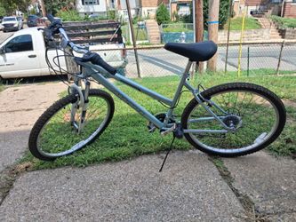 Silver Mountain Bike with Front Suspension