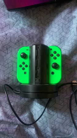 Nintendo Switch Controllers & Charger