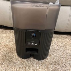 automatic pet feeder