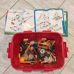 Tub of K’Nex