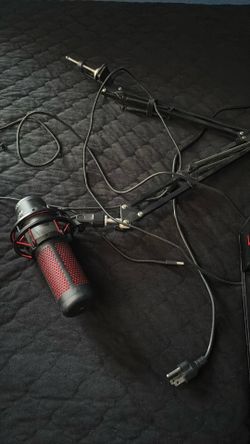 Hyper X Quadcast Mic With Mic Arm
