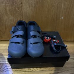 Clipless Cycling Shoes Size 9.5 + Cleats