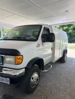2004 Ford E-350
