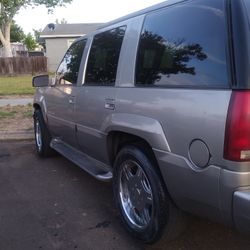 2000 Cadillac Escalade