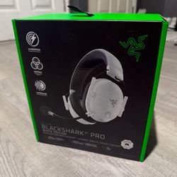Razor Black shark V2 Pro Wireless Headset 