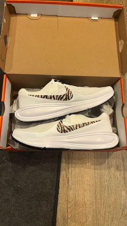 Nike Revolution 8