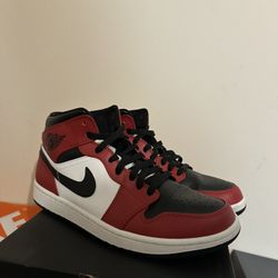 Jordan 1 Chicago Mid 