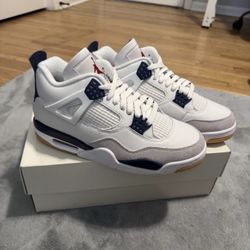 Jordan 4 Sb Navy size 8.5 
