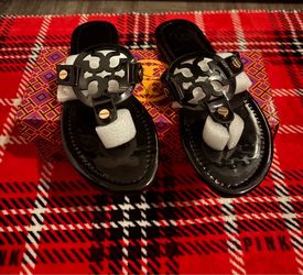 New Tory Burch Black Glossy Sandals Size 8