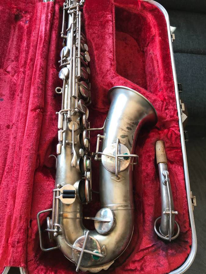 Vintage Buescher Tru-tone Alto Saxophone 1925 Or Older?
