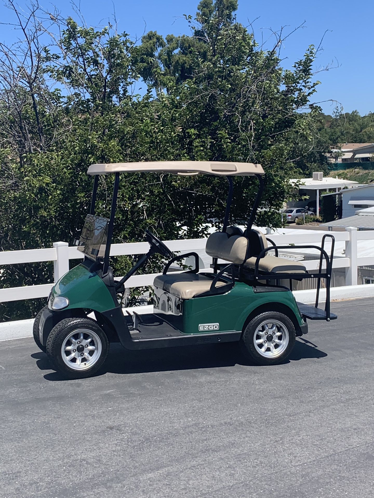 Ezgo rxv golf cart