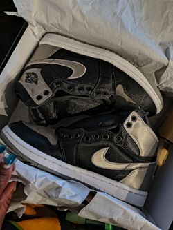 Black/silver Jordans