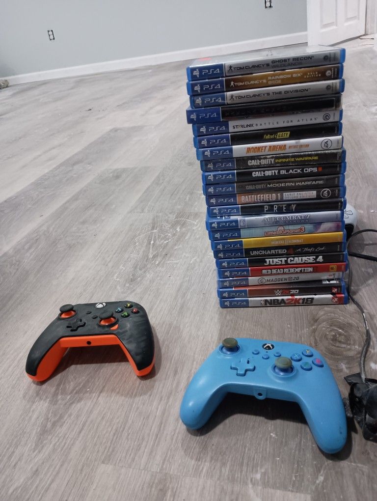PlayStation 4 Game And 2 Xbox 1 Controller 