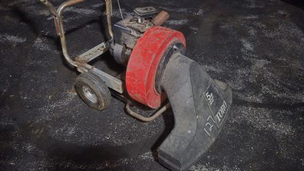 Leaf blower