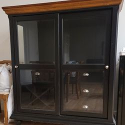 Hutch - Wine And Alcohol Hutch