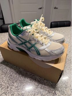 ASICS 1130 cream/kale 11.5