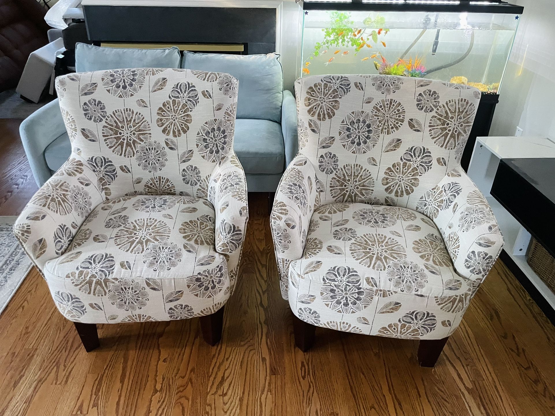 Free Delivery! Set of 2 comfortable Accent Chairs. Lightly used in our guest room, From Clean & Pet Free Home!
