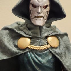 Doctor Doom 12". Hasbro 2006. Marvel Legend