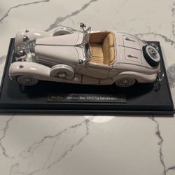 Maisto Mercedes-Benz 500k Typ Specialroadster (1936)