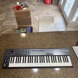 Novation Launchkey 61 Key Midi Controller Keyboard