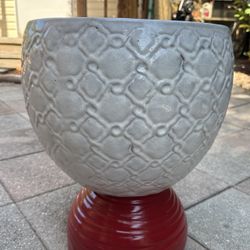 White Ceramic Pot 