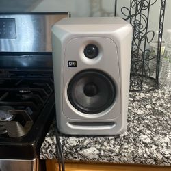 For Sale: KRK Classic 5 Studio Monitor – Single Speaker – $80 Negotiable 