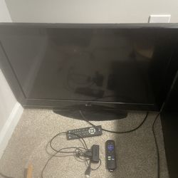 LG 32 Inch LCD TV + Roku