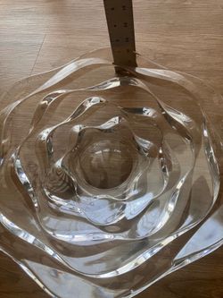 Large Rose Shaped Art Glass Bowl Centerpiece