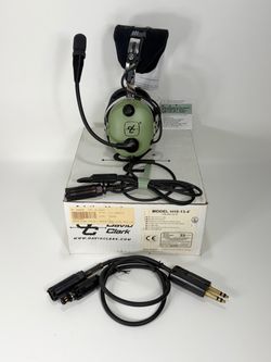 David Clark H10-13.4 Aviation Headset Dual Plug With Boom Mic in Original Box