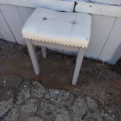 makeup chair