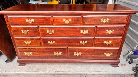 Dresser