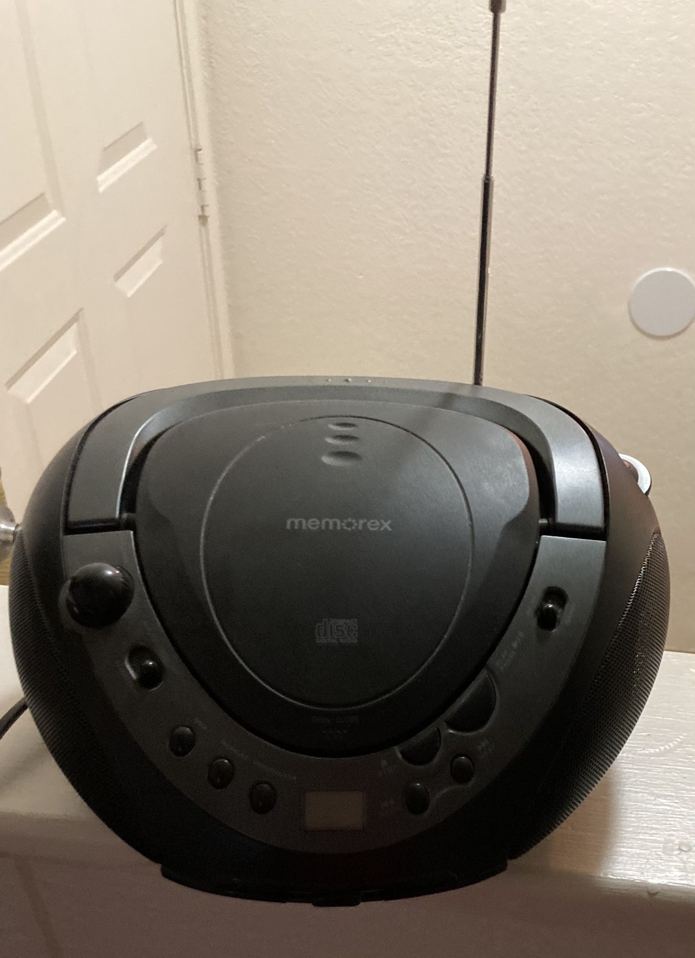 Compact Excellent Portable Cd Player With Digital Radio