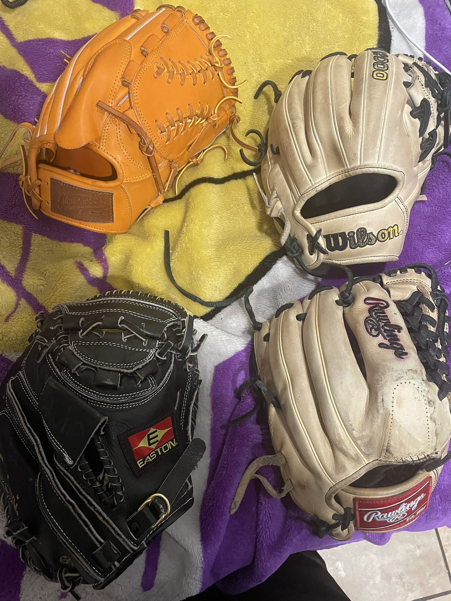 Baseball Gloves 