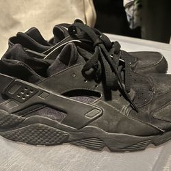 Nike Air Huarache Black Sneakers – Men’s Size 10.5
