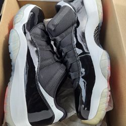 Jordan 11  Low Infared  Deadstock 