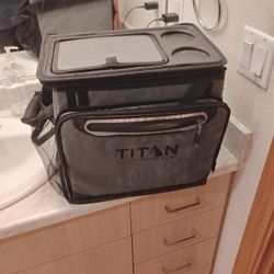 Titan Lunchbox 