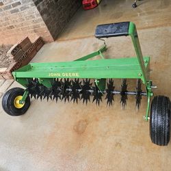 John Deere 40" Tow-Behind Spike Aerator 